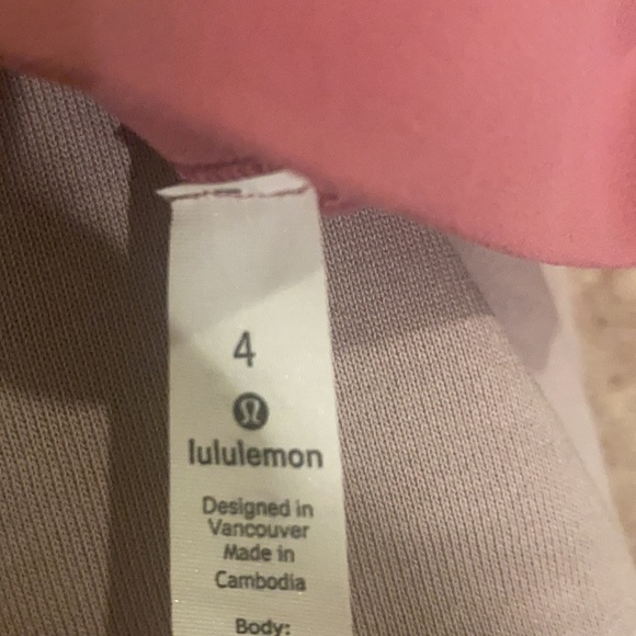 pink lululemon capri leggings in good condition - Picture 4 of 4
